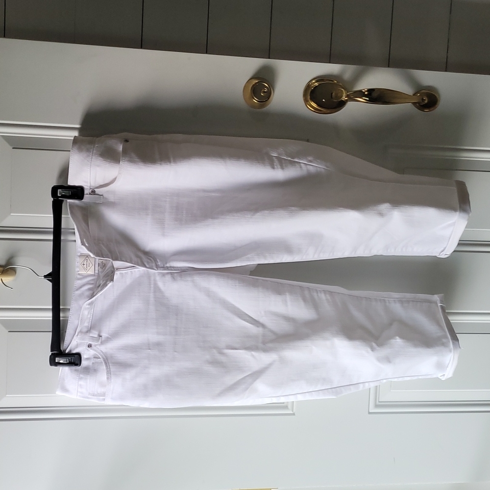 St John's Bay White Jean Capris  18W